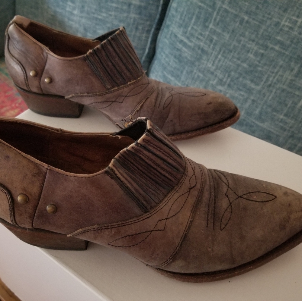 Gorgeous Quality Leather Western Booties